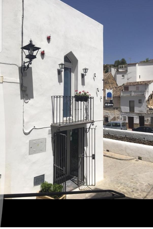 El Nido De La Galeria Appartement Setenil De Las Bodegas Buitenkant foto